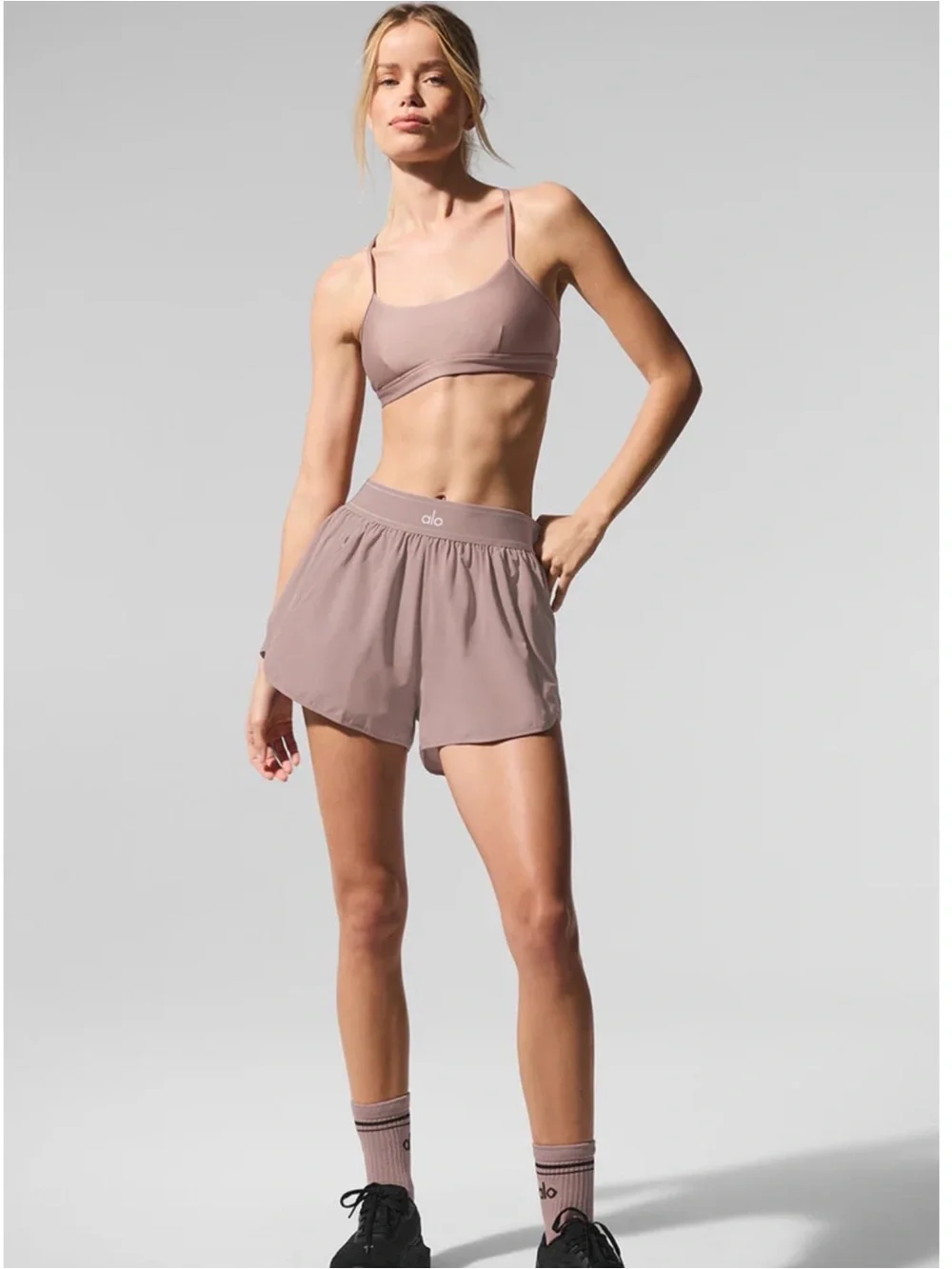 ALO YOGA AIRLIFT INTRIGUE BRA!